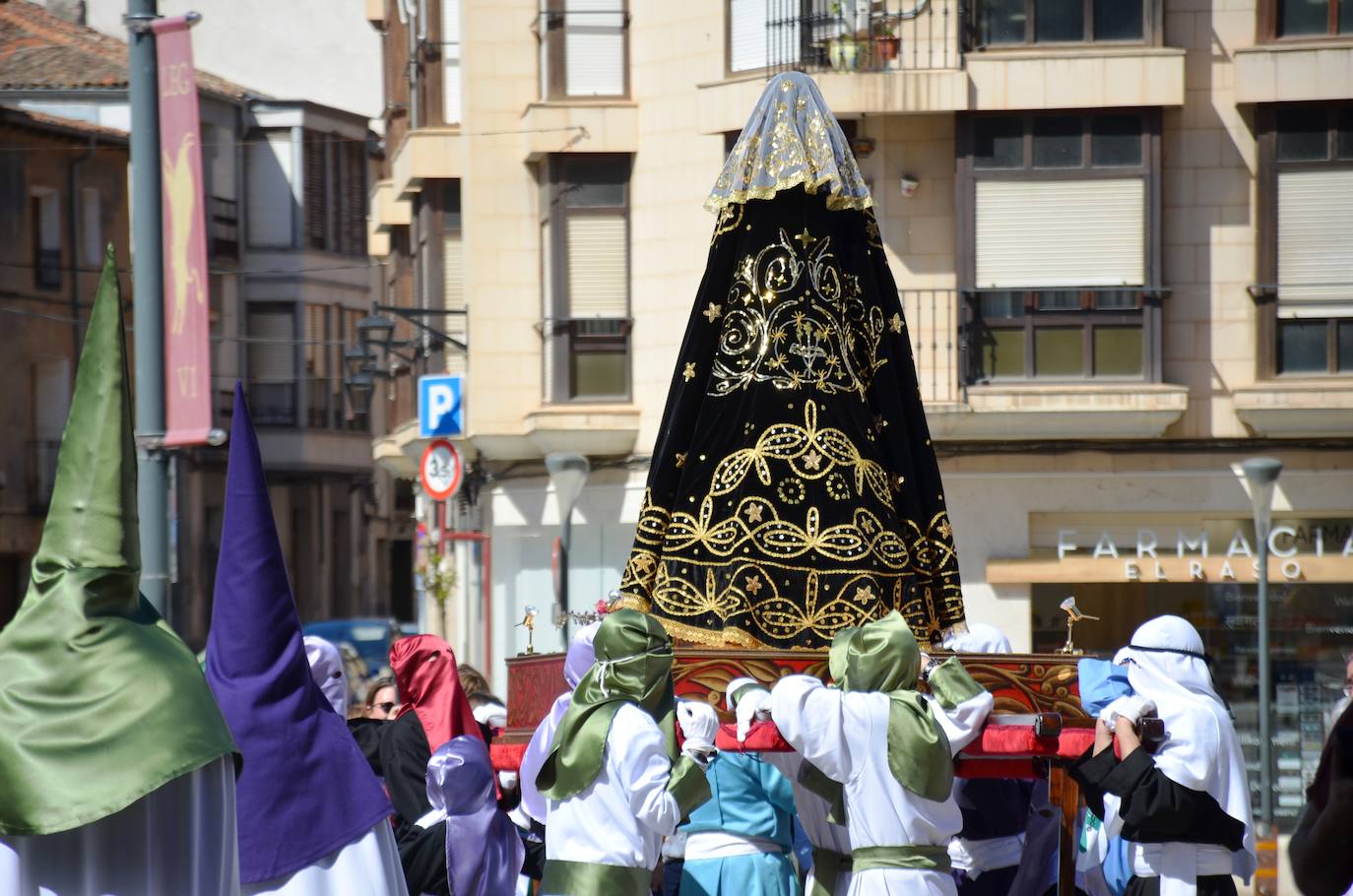 Esta procesión está dedicada a las mujeres maltratadas. 