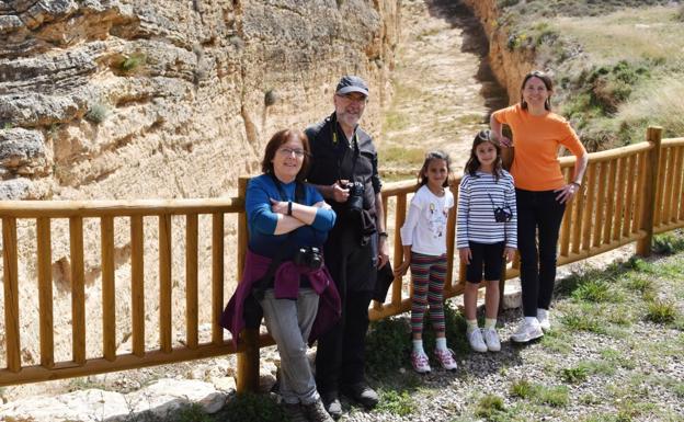 De Madrid y Palma de Mallorca En el foso del yacimiento de Contrebia Leucade, en Aguilar. 