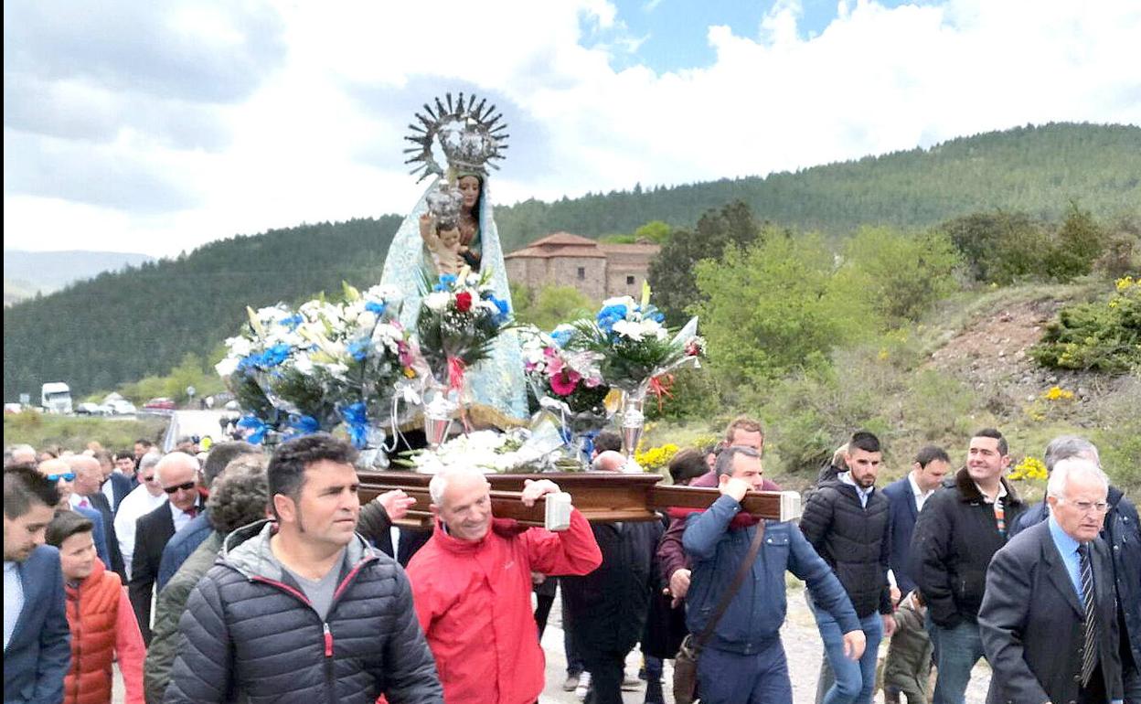 Imagen de archivo de una procesión por San Marcos en Torrecilla. 