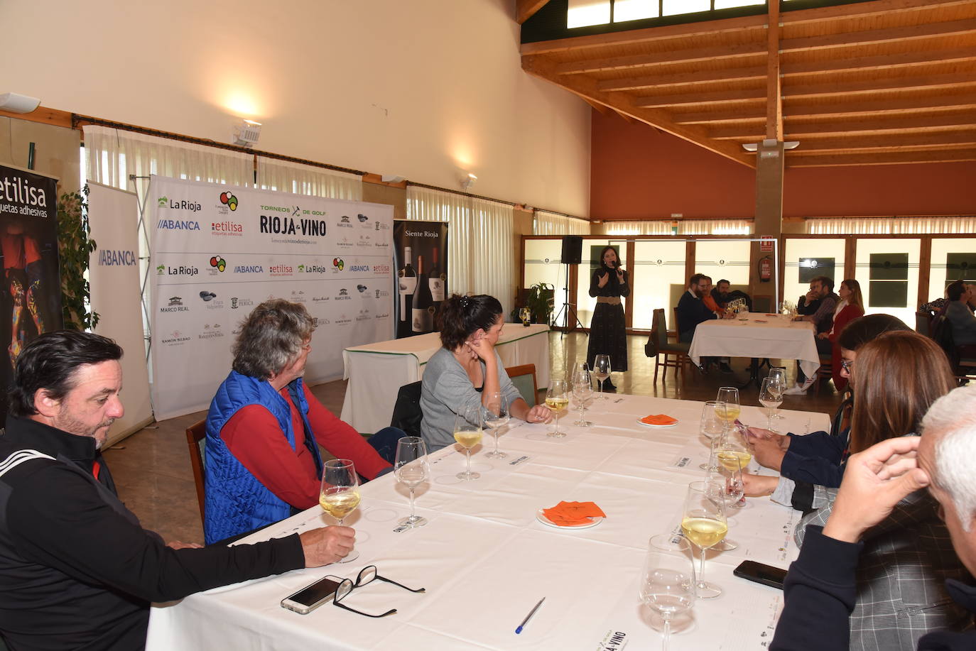 Fotos: Cata de vinos de Finca Valpiedra en el Torneo Golf Rioja&amp;Vino