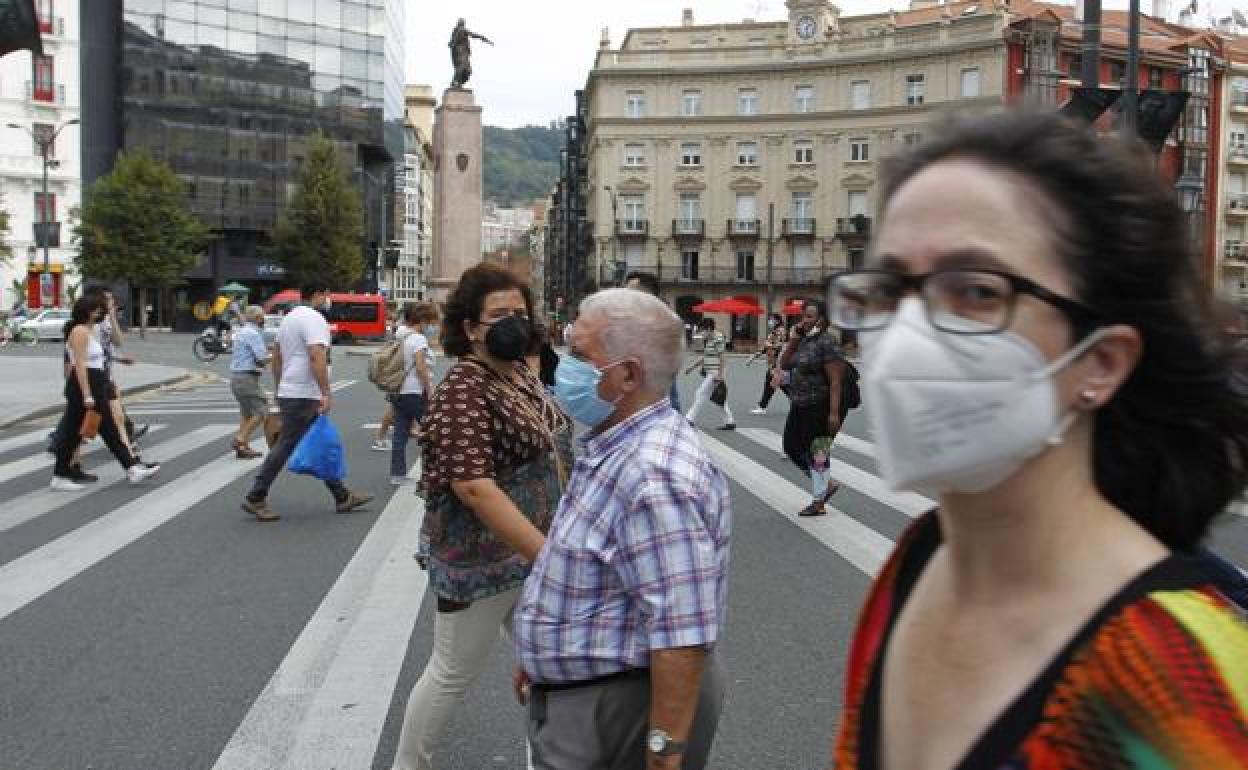 La mascarilla dejó de ser obligatoria en interiores el 20 de abril. 