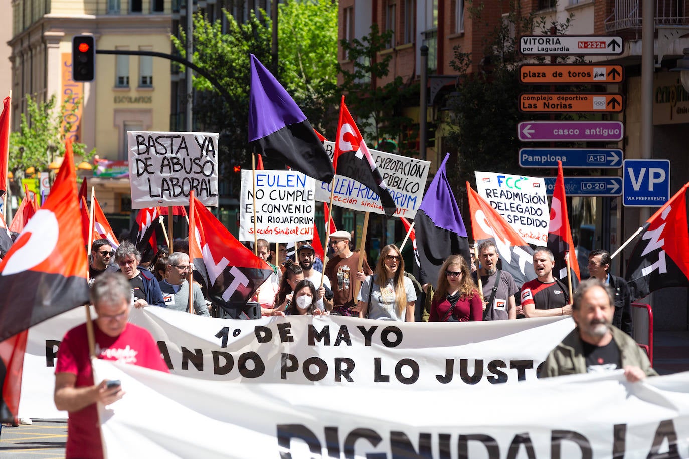 Fotos: Manifestación principal del Primero de Mayo en La Rioja