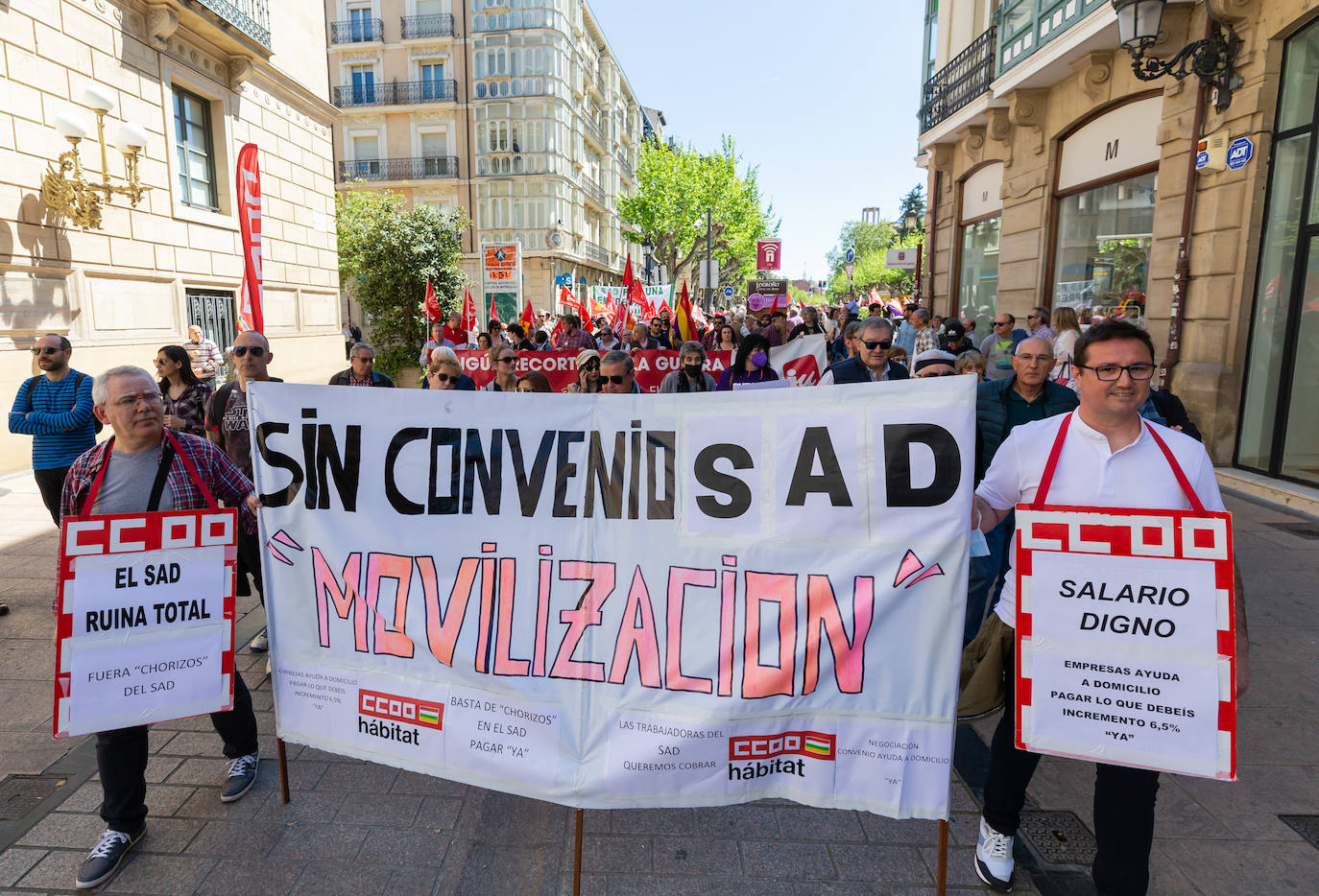 Fotos: Manifestación principal del Primero de Mayo en La Rioja