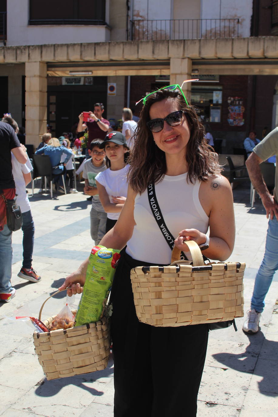 Fotos: Los Mayos de Lardero hacen bullir la plaza