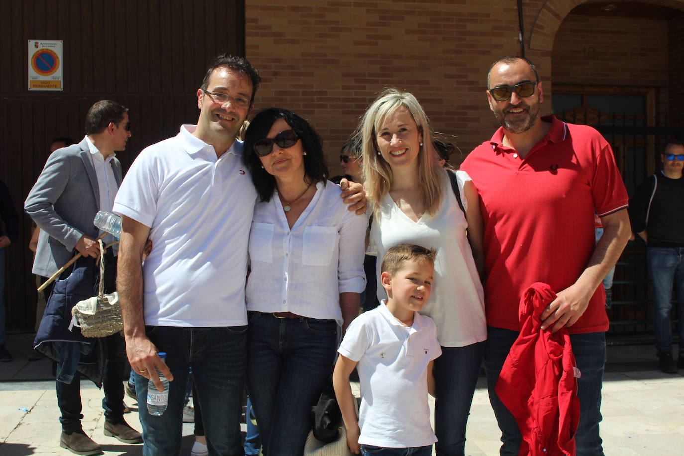 Fotos: Los Mayos de Lardero hacen bullir la plaza