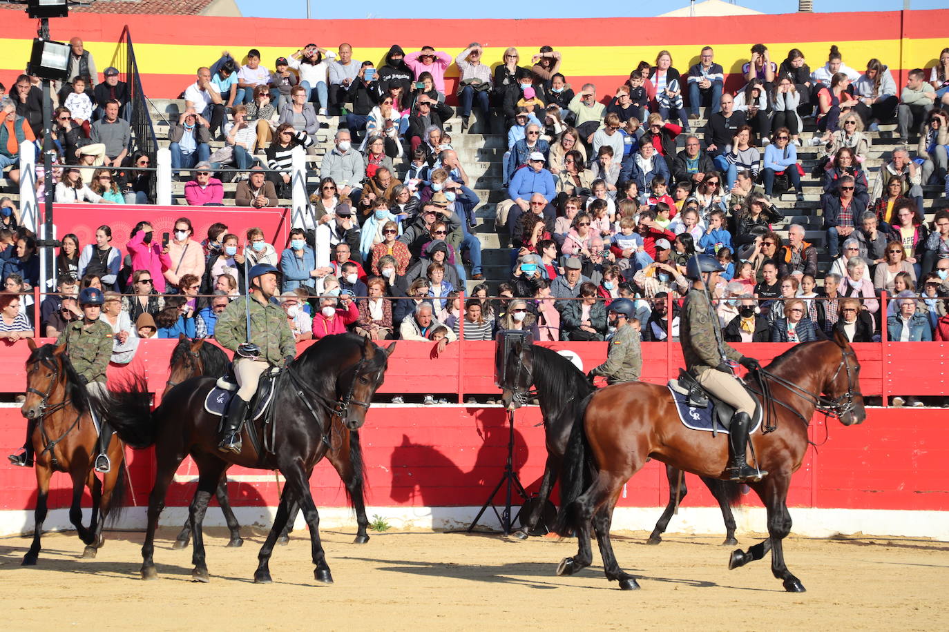 Fotos: El desfile de la caballería de la Guardia Real en Alfaro