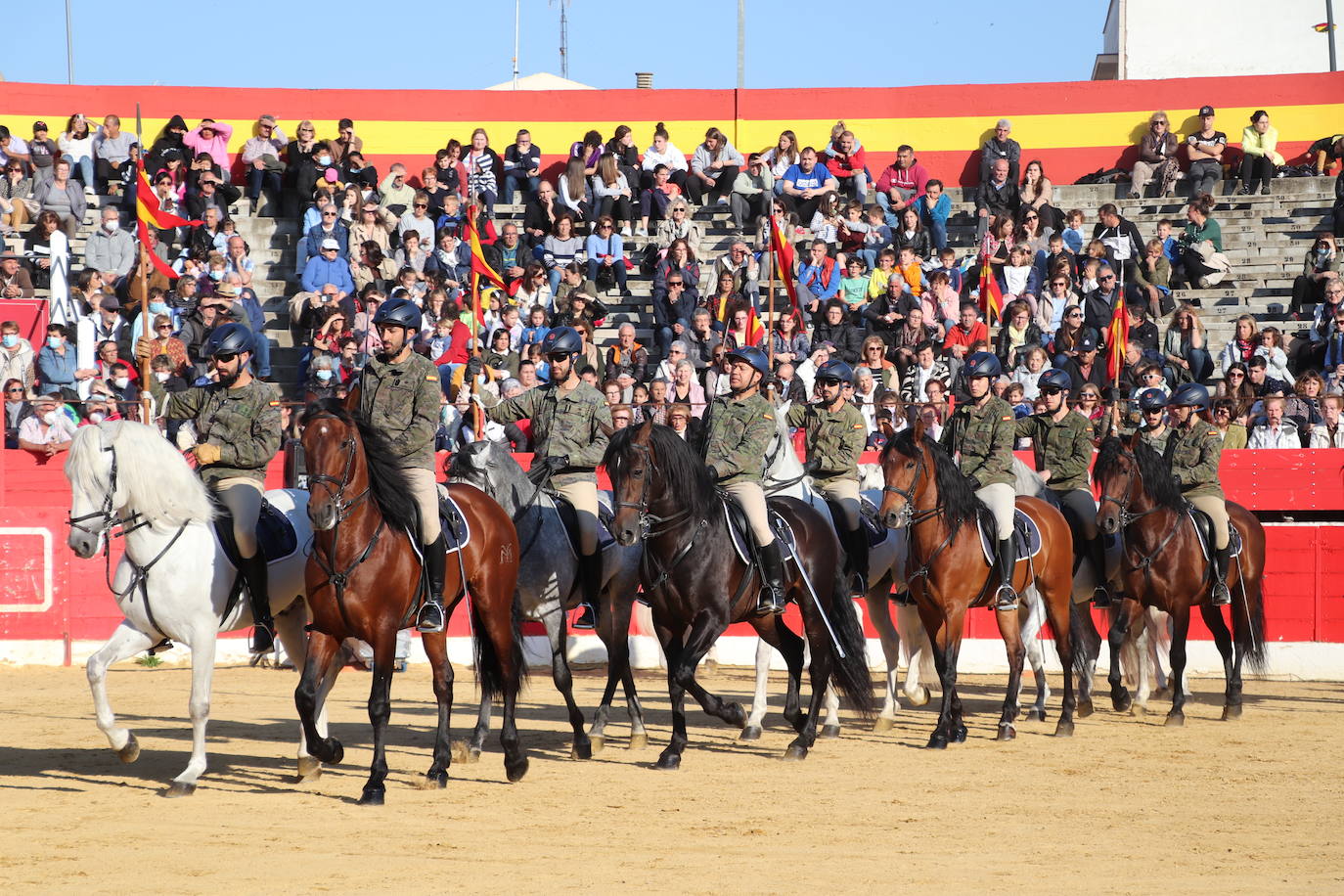 Fotos: El desfile de la caballería de la Guardia Real en Alfaro