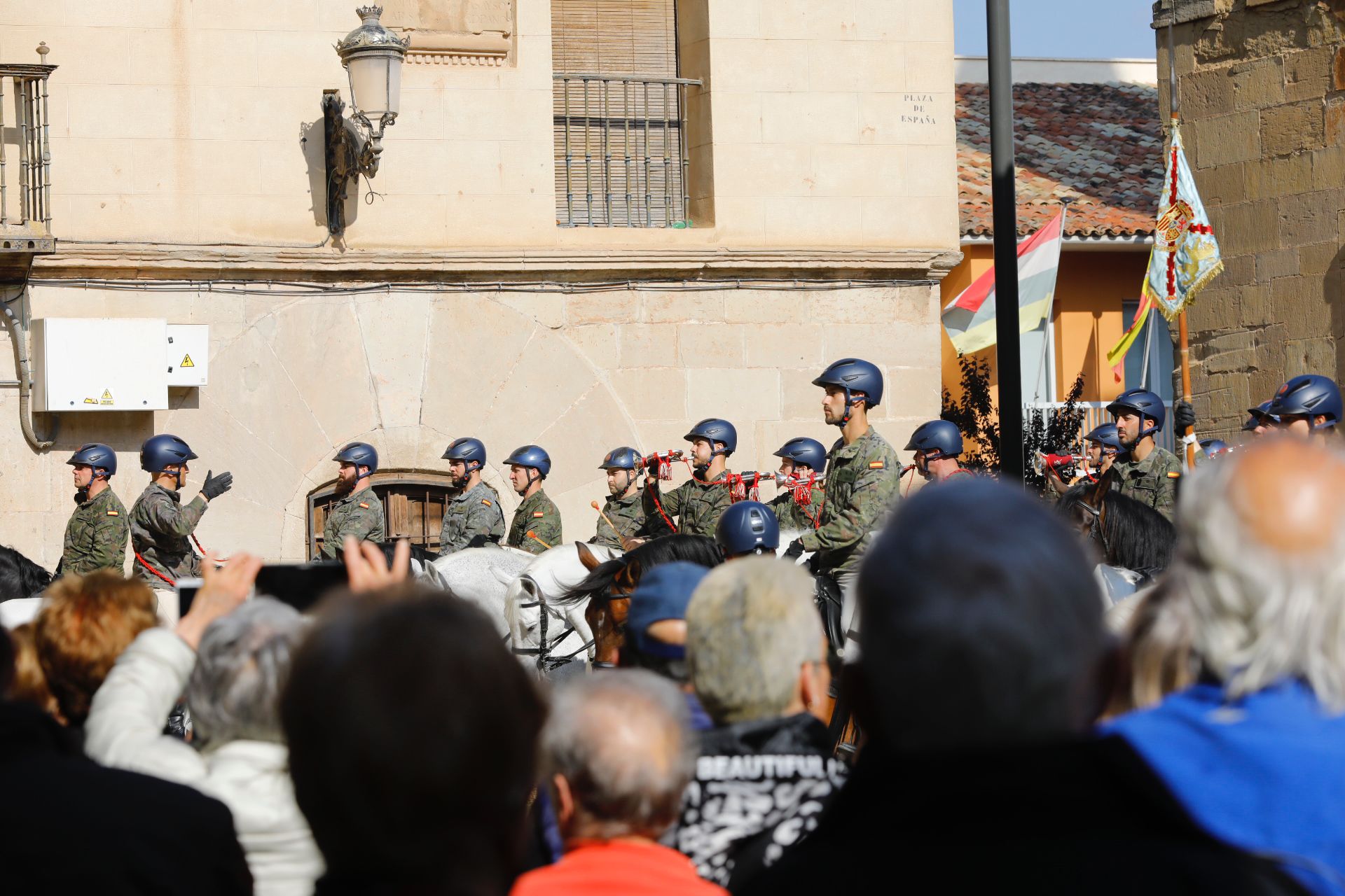 Fotos: La Guardia Real hace parada en Alberite