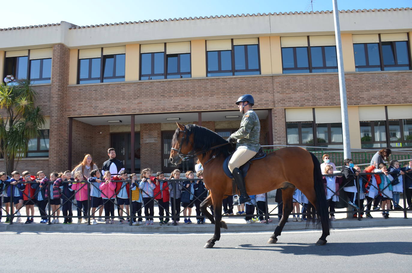 Fotos: Desfile de la Guardia Real a caballo por Calahorra