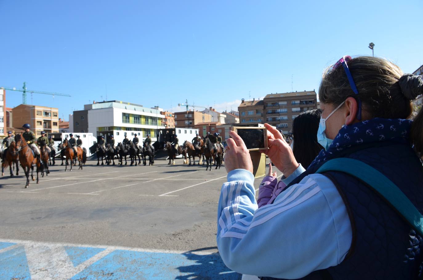 Fotos: Desfile de la Guardia Real a caballo por Calahorra