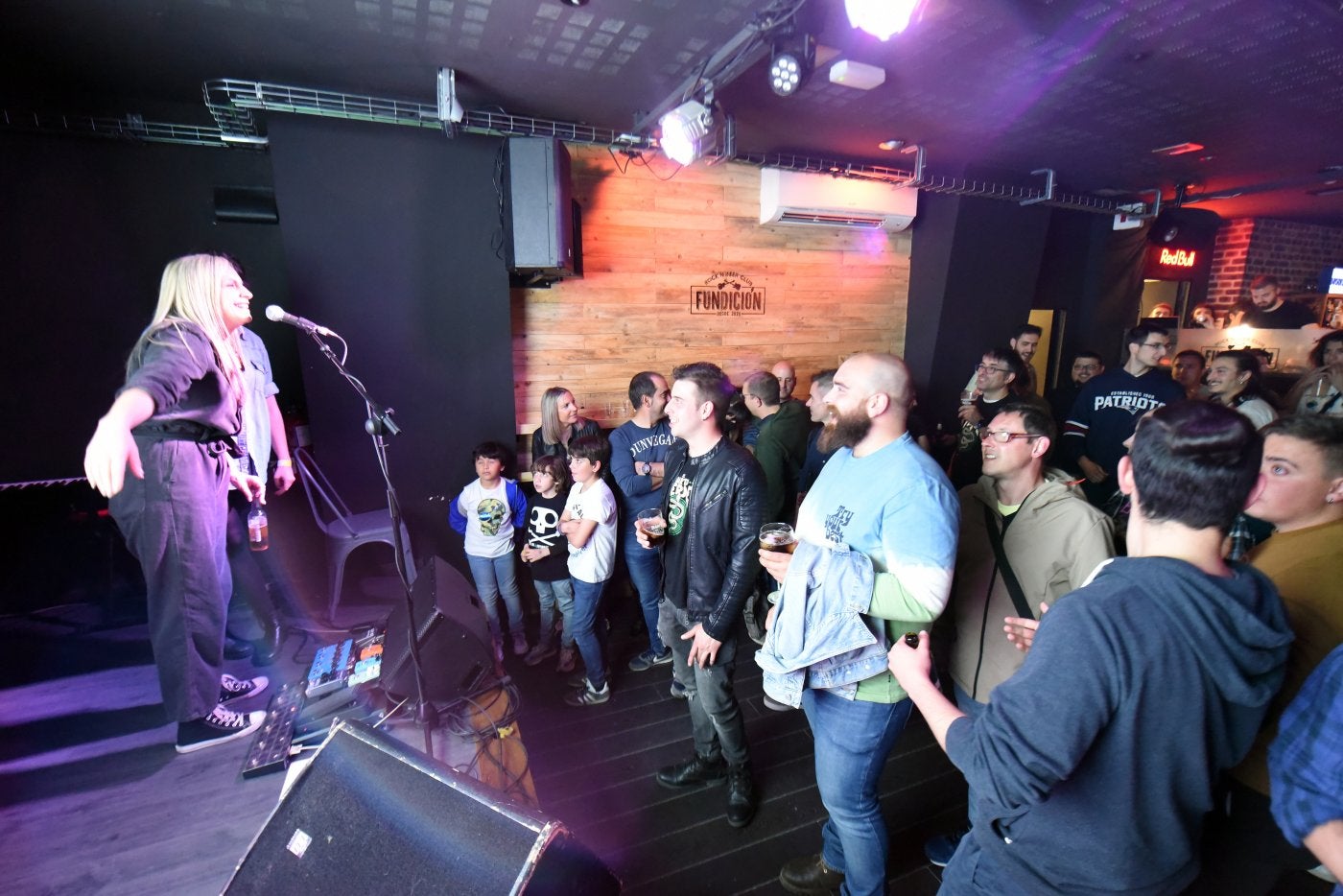 La Fundición, anteanoche, ante el concierto del Cuarto Verde. 