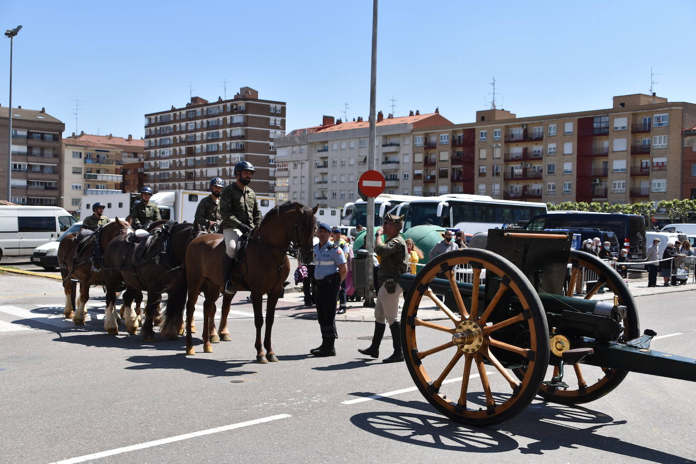 Fotos: Exhibición de la Guardia Real en la plaza de toros de Calahorra