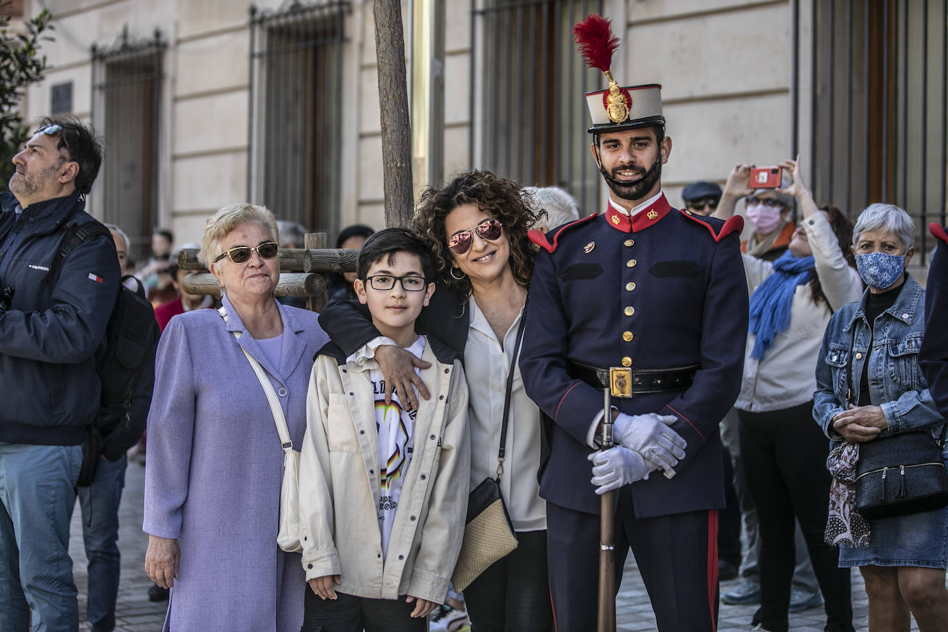 Fotos: La Guardia Real desfila por el centro de Logroño