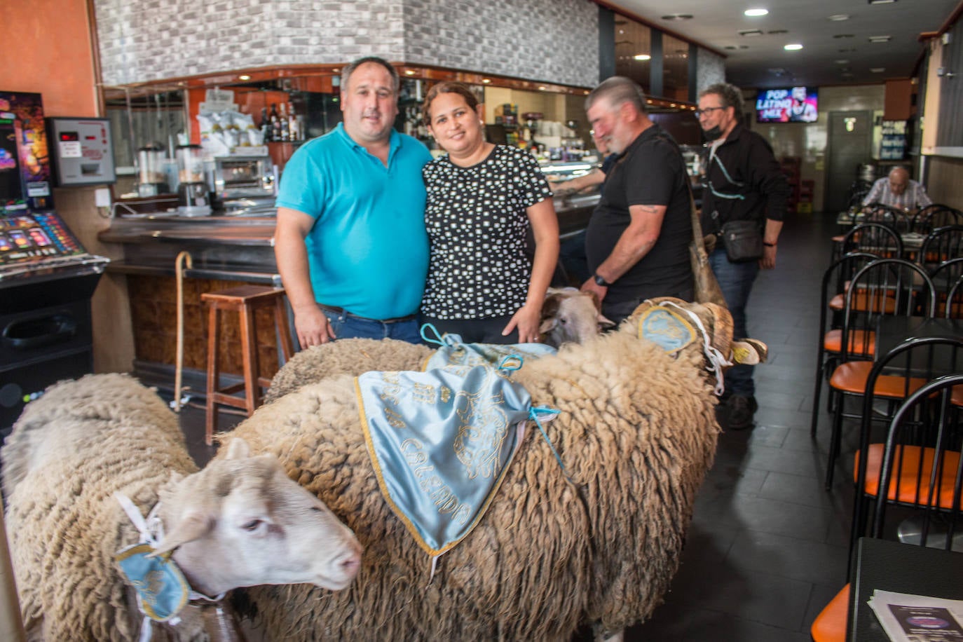 Fotos: Santo Domingo de la Calzada dispara el cohete de sus fiestas del Santo