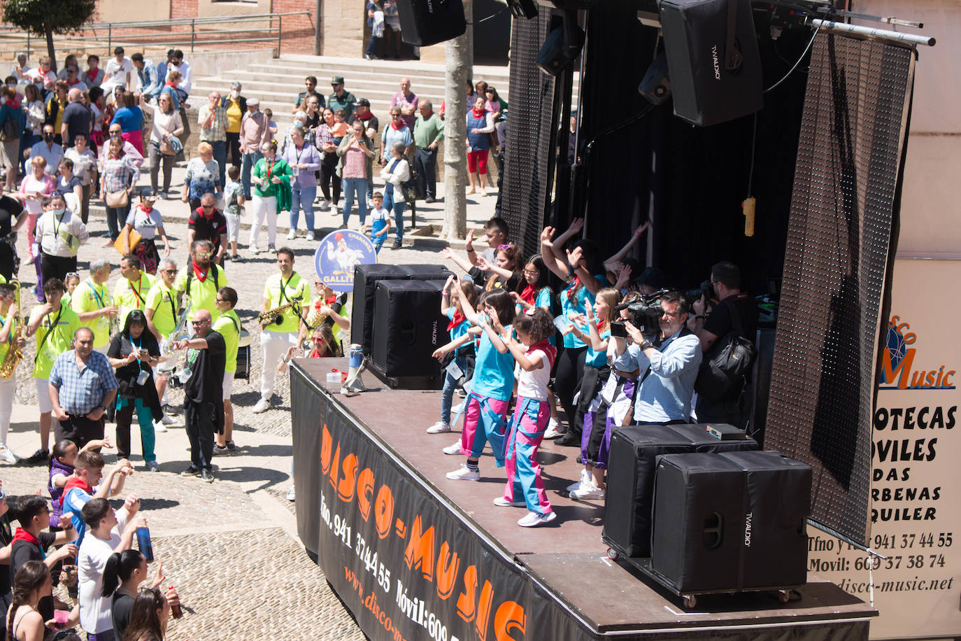 Fotos: Santo Domingo de la Calzada dispara el cohete de sus fiestas del Santo