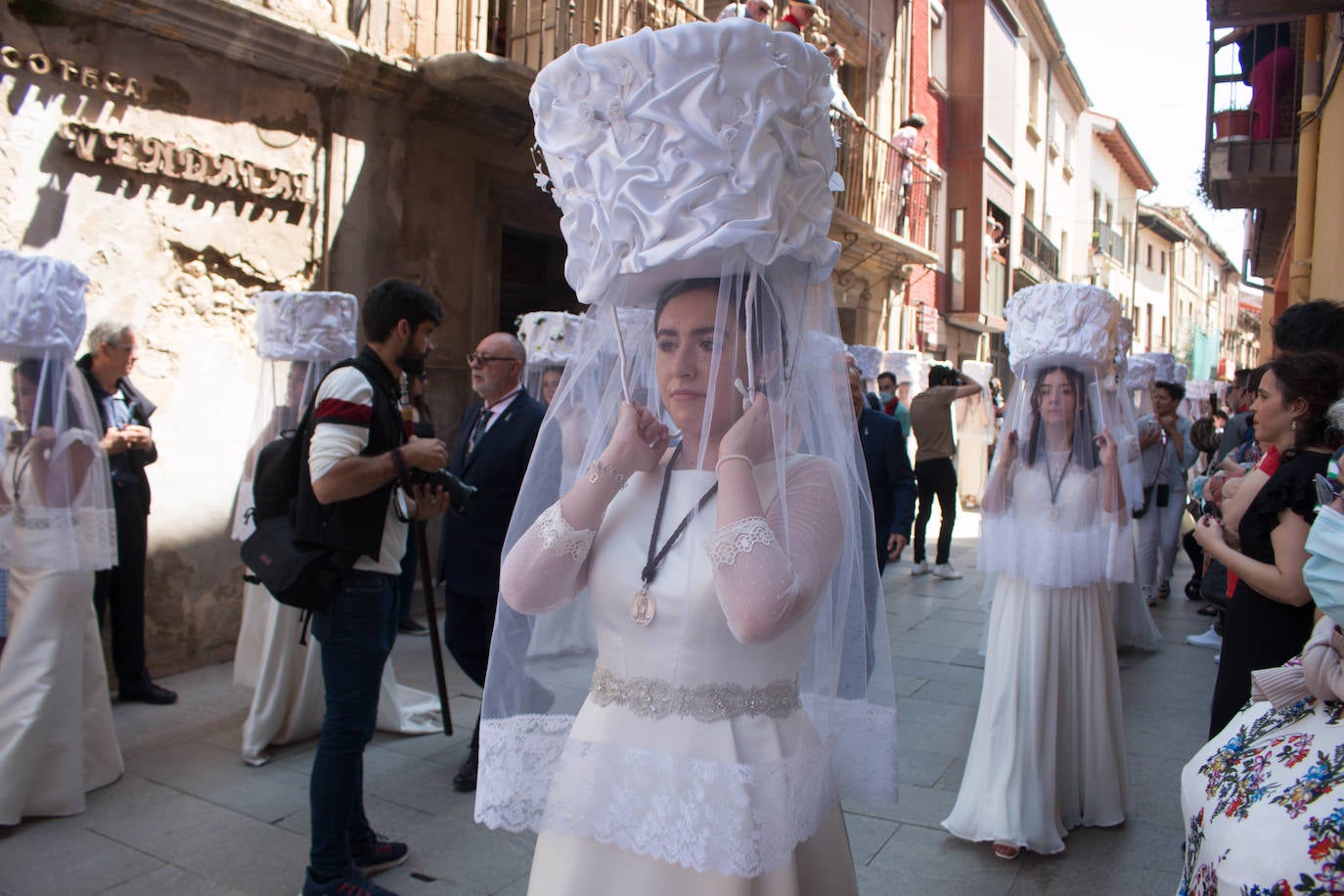 Fotos: Procesión de las doncellas en Santo Domingo de la Calzada