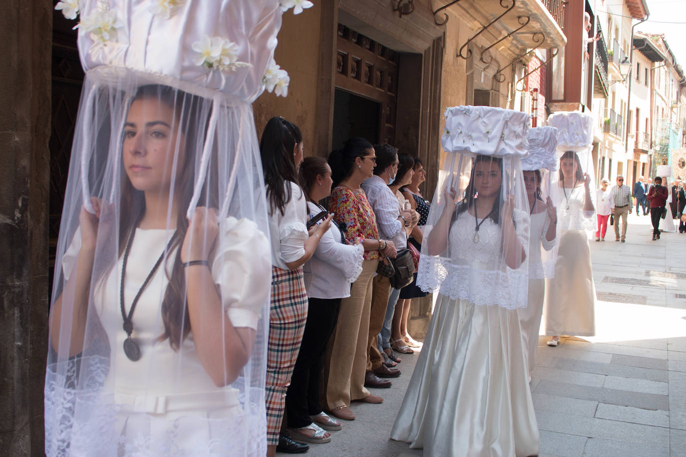 Fotos: Procesión de las doncellas en Santo Domingo de la Calzada