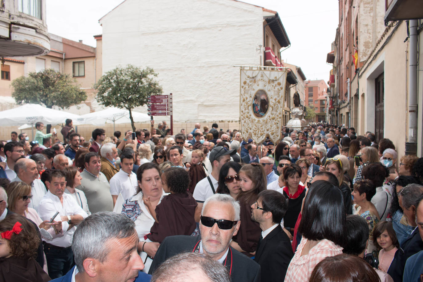 Fotos: Almuerzo y procesión del Santo en la festividad de Santo Domingo de la Calzada