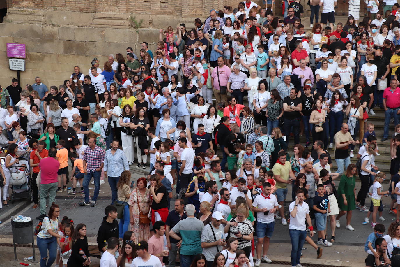 Fotos: Alegría en Alfaro en el arranque de las fiestas de Primavera