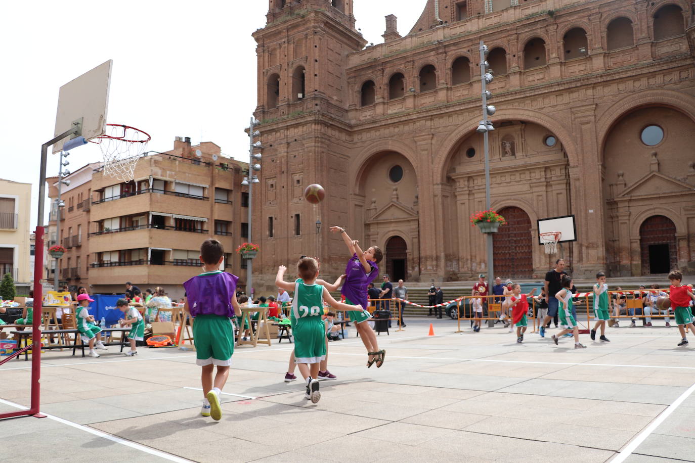 Fotos: Alfaro disfruta se la segunda jornada de las fiestas de Primavera