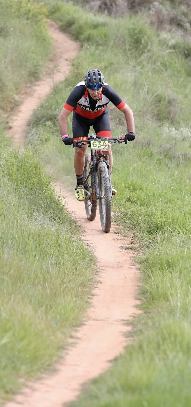 Fotos: Hans Becking gana la segunda etapa de La Rioja Bike Race