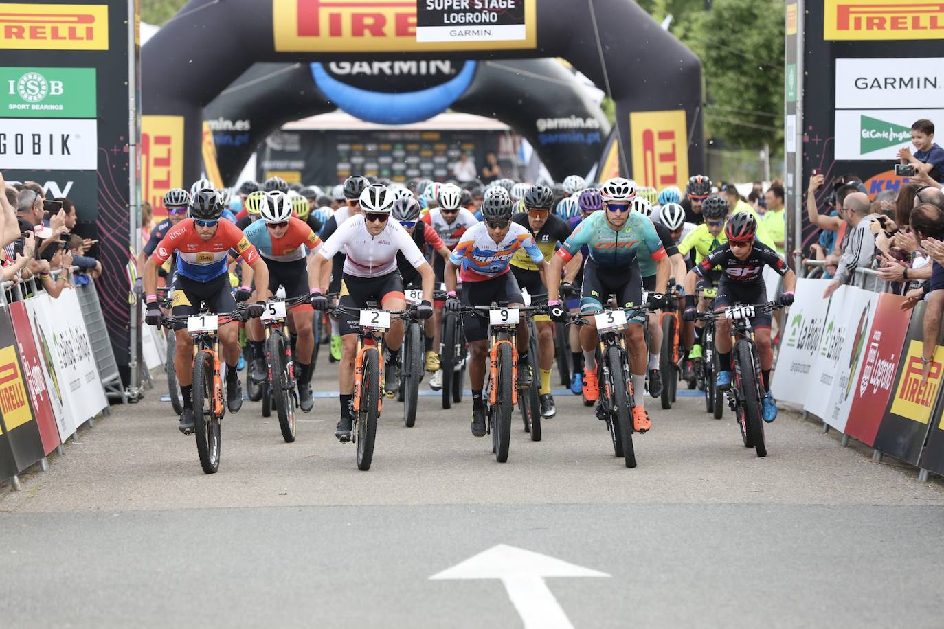 Fotos: Hans Becking gana la segunda etapa de La Rioja Bike Race