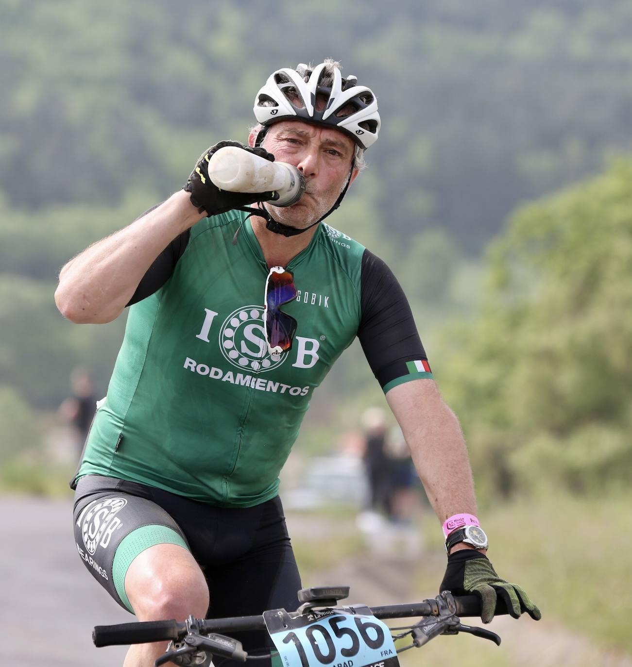 Fotos: Hans Becking gana la segunda etapa de La Rioja Bike Race