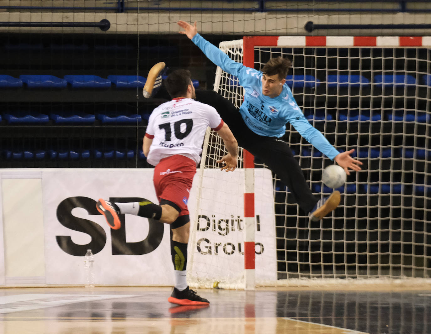 Fotos: La victoria del Logroño ante el Benidorm le acerca a Europa