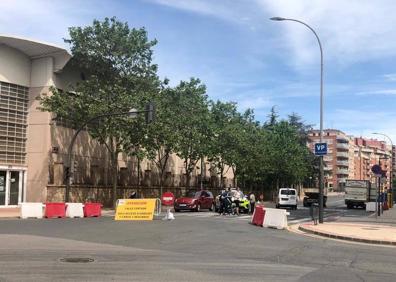 Imagen secundaria 1 - Vara de Rey, cerrada al tráfico y a los peatones