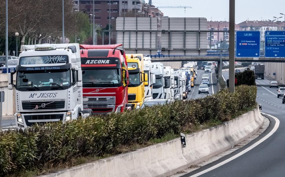 Huelga del sector del transporte en Logroño por la subida de los combustibles, en el mes de marzo. 