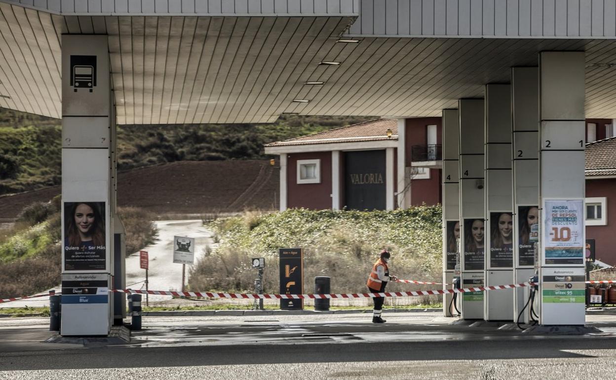 La estación de servicio de Repsol de La Grajera tuvo que cerrar el primer día de descuentos por problemas informáticos. 