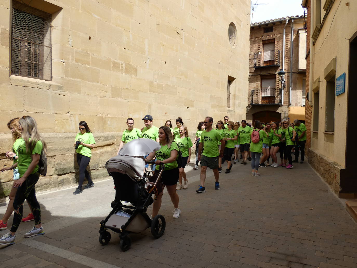 Fotos: San Asensio se tiñe de verde contra el COVID Persistente