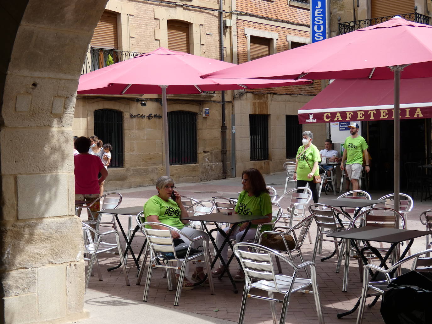 Fotos: San Asensio se tiñe de verde contra el COVID Persistente