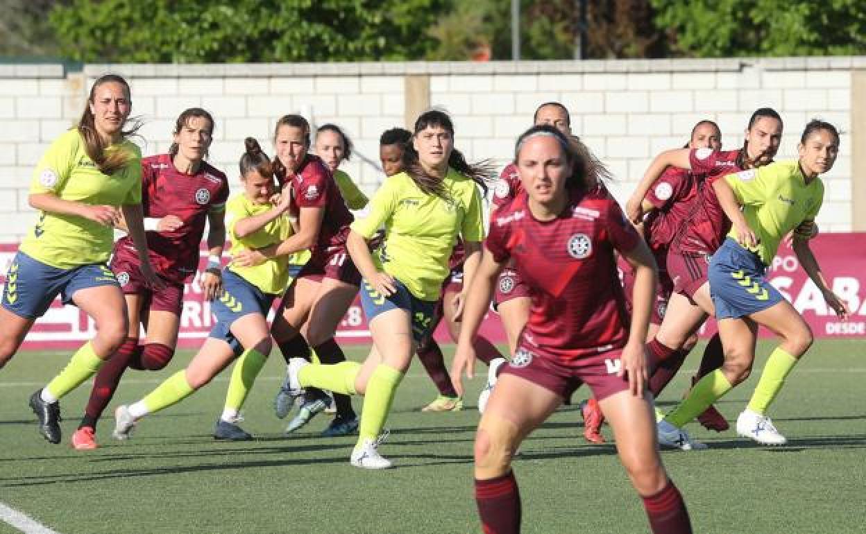 Foto de un partido anterior entre el Dux Logroño y el Levante Las Palmas