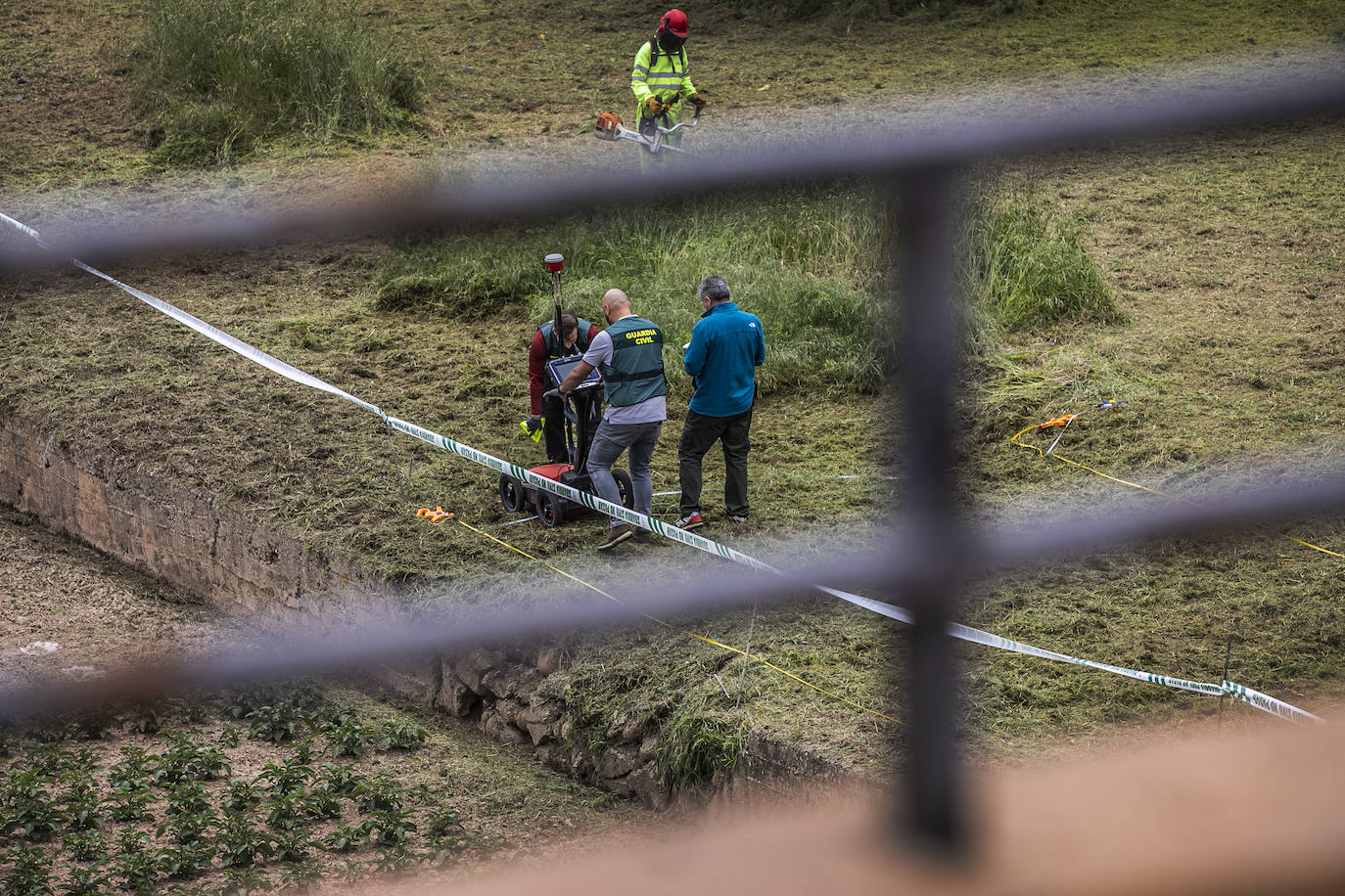 Fotos: La Guardia Civil reactiva la búsqueda del joven desaparecido en Entrena