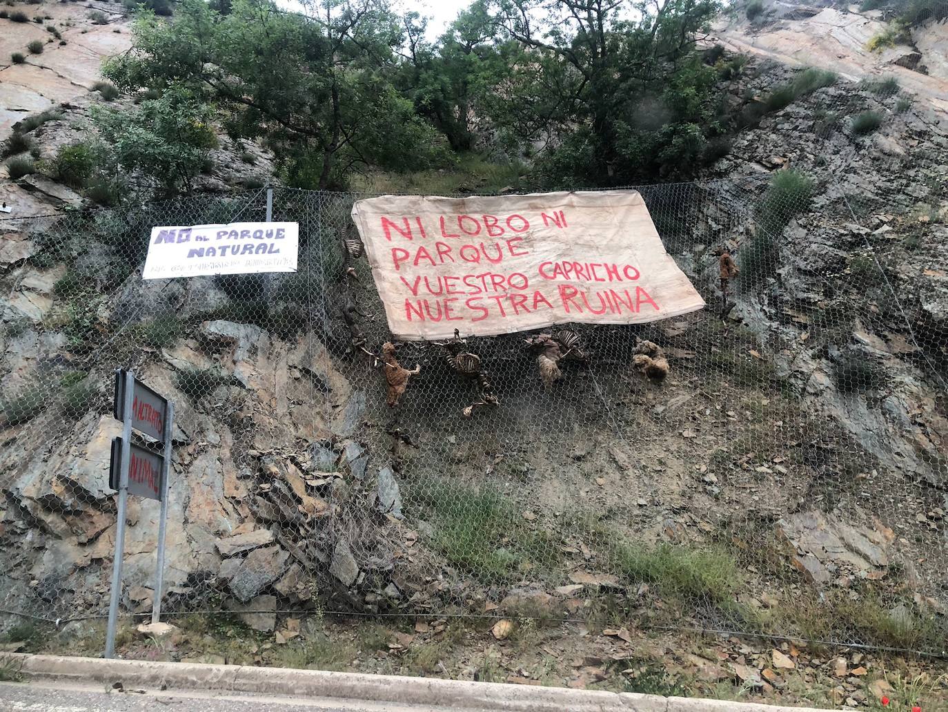 Fotos: Acciones de protesta contra el parque natural