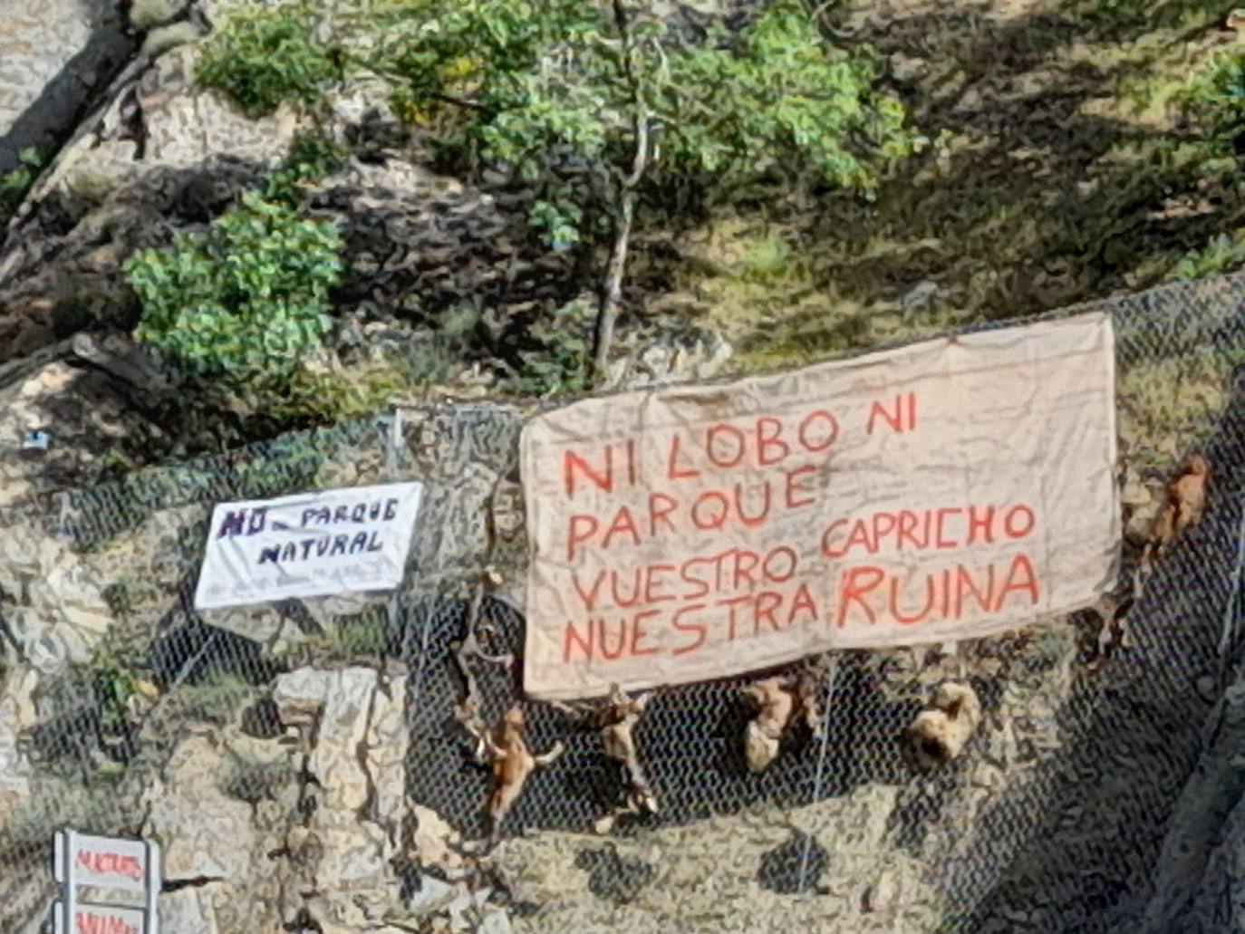 Fotos: Acciones de protesta contra el parque natural