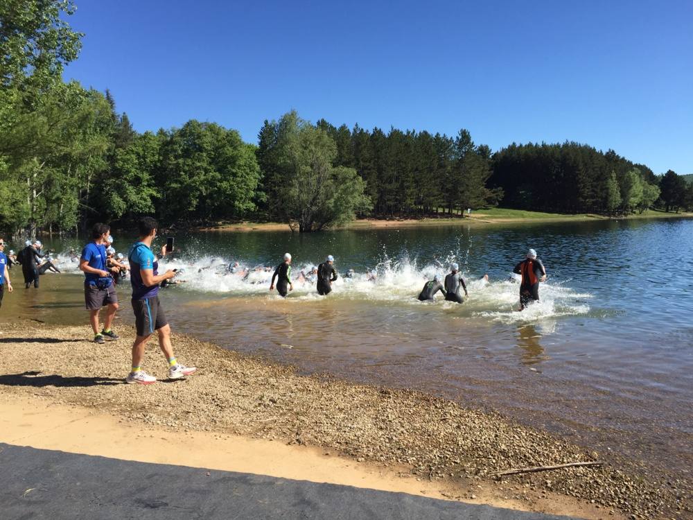 Fotos: Darío Pérez gana el triatlón Desafío El Rasillo