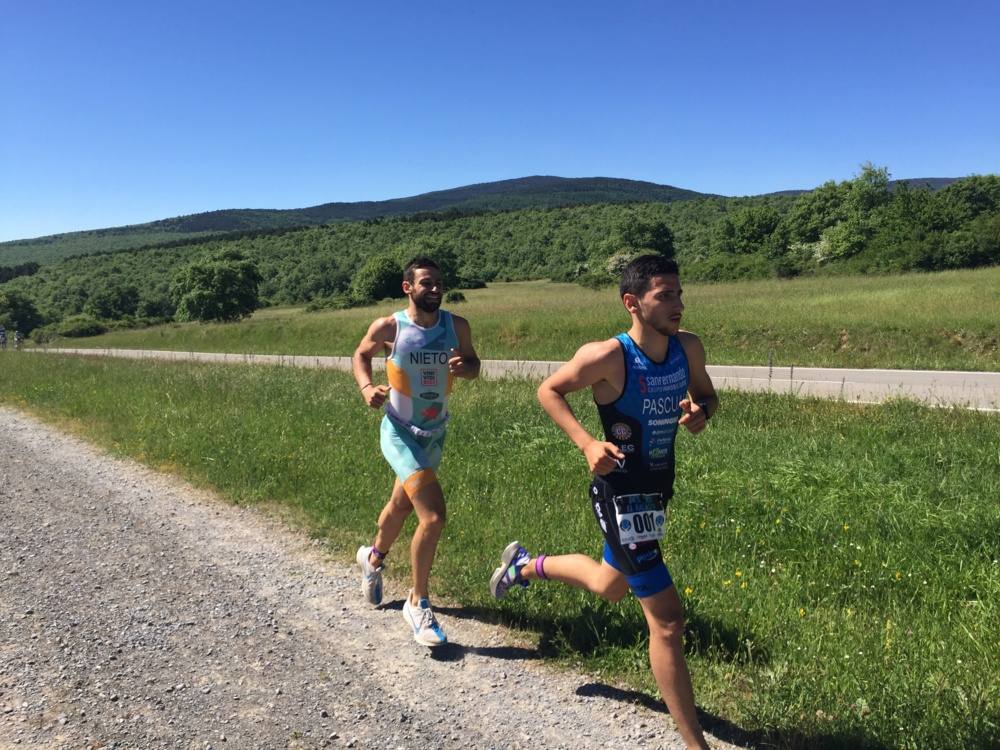 Fotos: Darío Pérez gana el triatlón Desafío El Rasillo