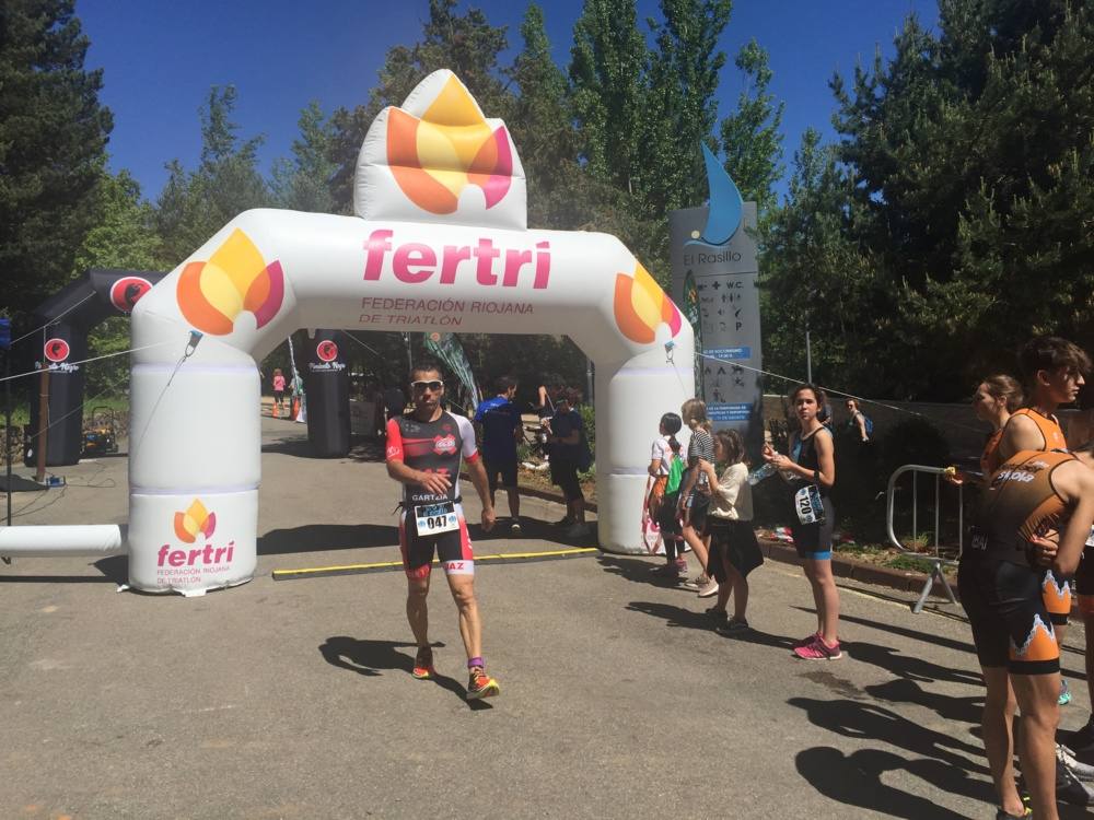 Fotos: Darío Pérez gana el triatlón Desafío El Rasillo