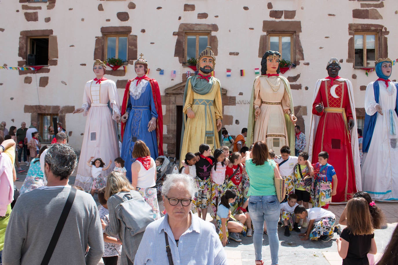 Fotos: Comienzan las fiestas de Santa Bárbara en Ezcaray