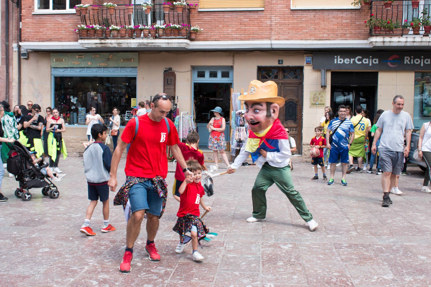 Fotos: Comienzan las fiestas de Santa Bárbara en Ezcaray