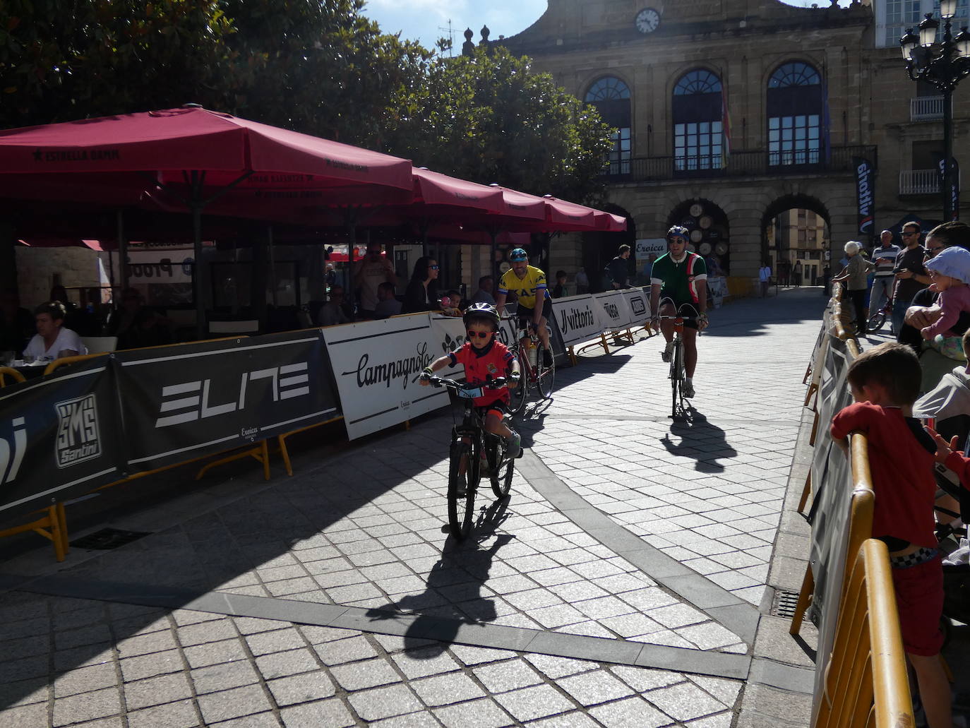 Fotos: La Eroica llena Haro de colores clásicos