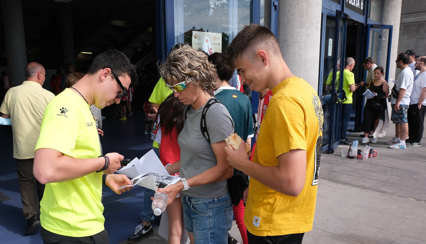 Fotos: Así se vivió el partido Villarreal B- UD Logroñés en el Palacio de los Deportes