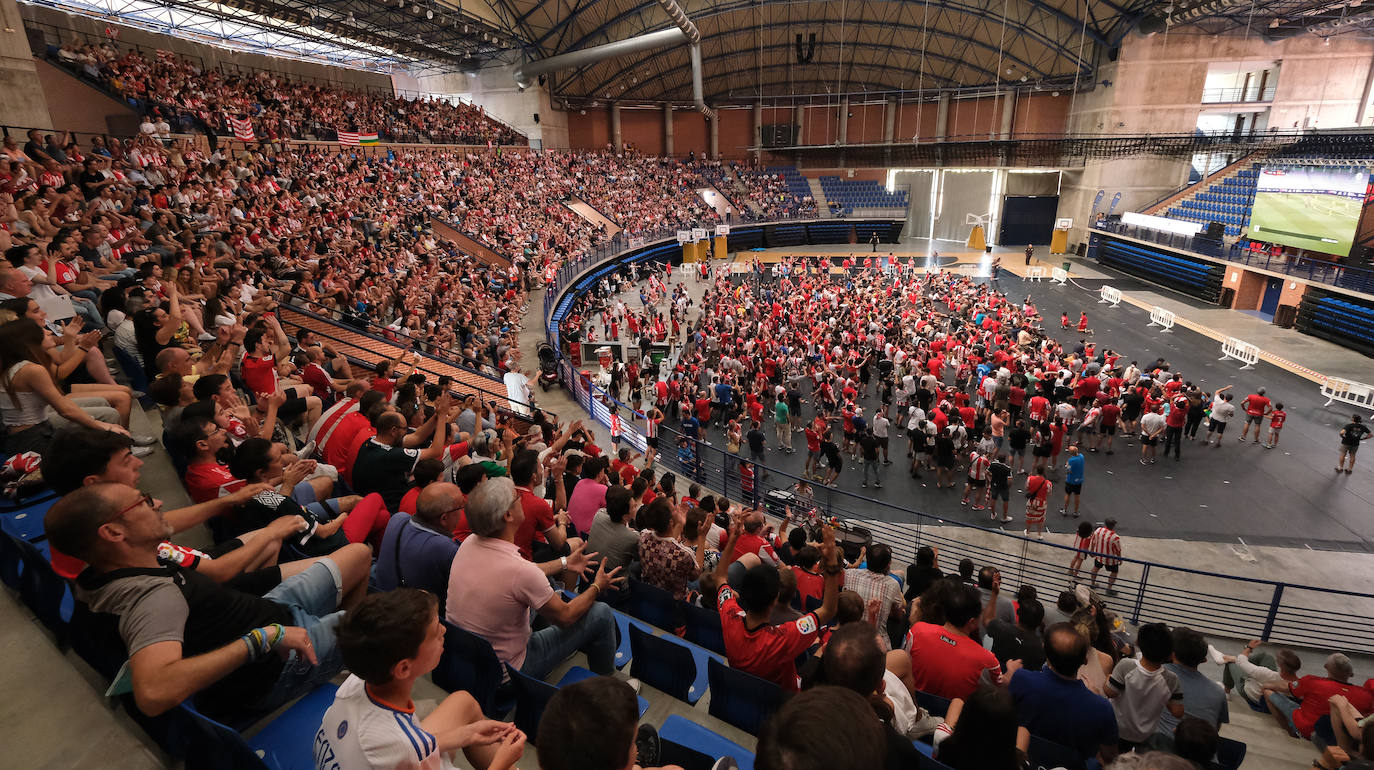 Fotos: Así se vivió el partido Villarreal B- UD Logroñés en el Palacio de los Deportes