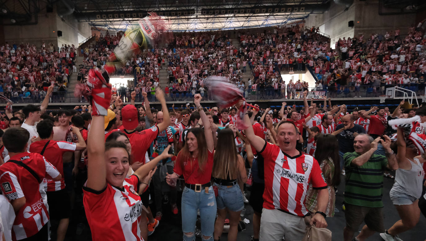 Fotos: Así se vivió el partido Villarreal B- UD Logroñés en el Palacio de los Deportes