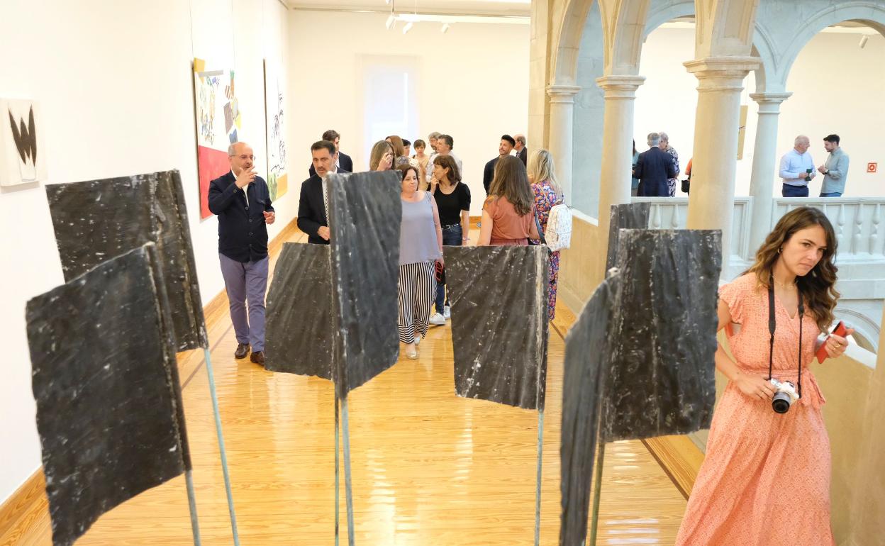 Imagen de la inauguración de la muestra, este lunes