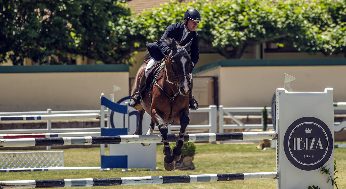 Fotos: González de Zárate vence en el Concurso de Saltos de Logroño