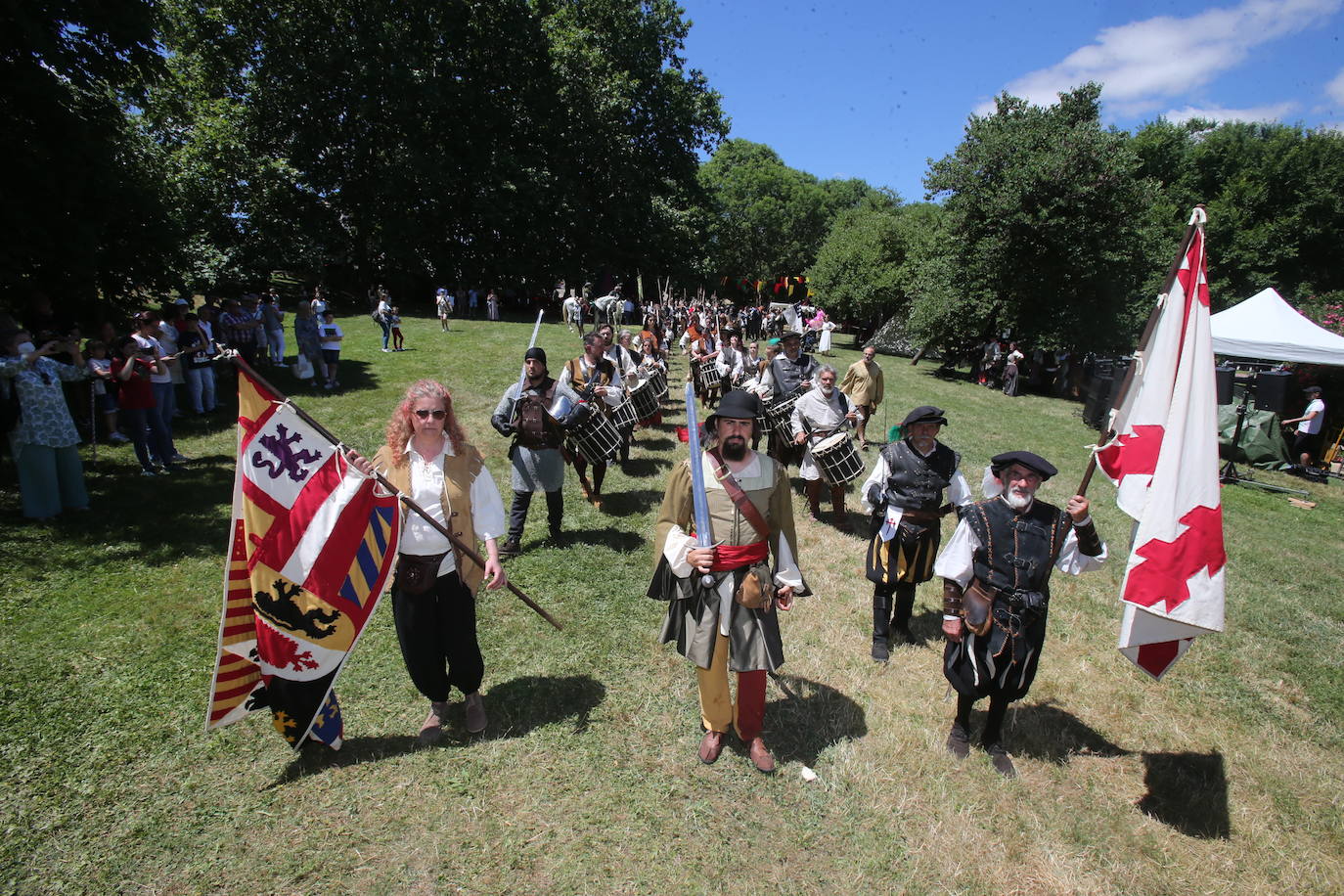 Fotos: Ambiente festivo por las calles de Logroño