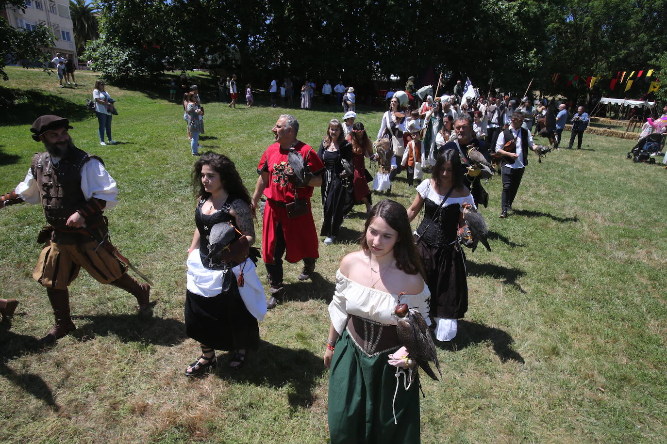 Fotos: Ambiente festivo por las calles de Logroño